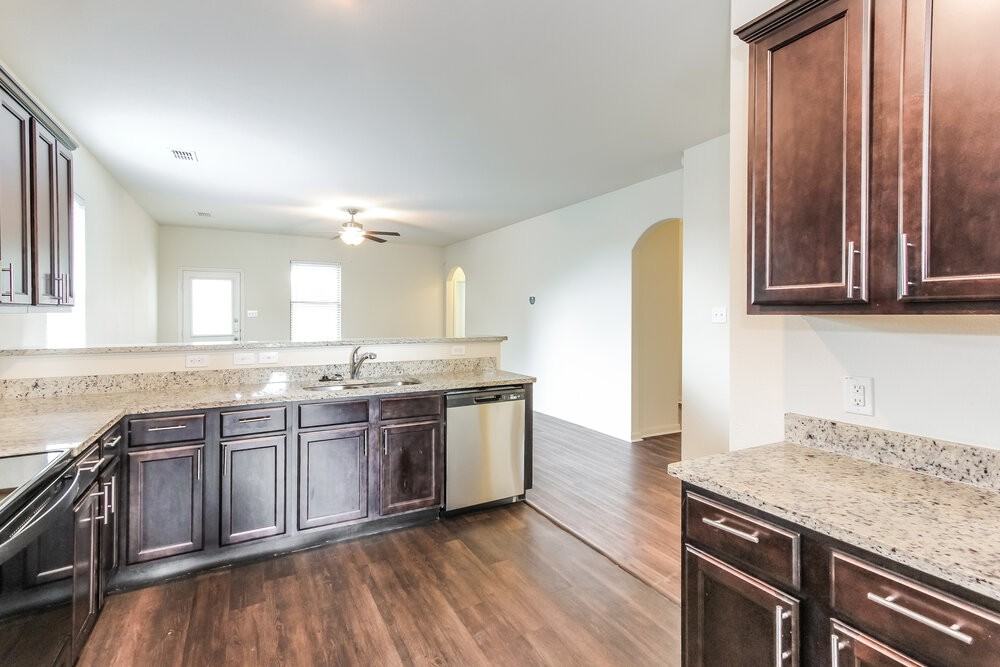 14333 Wrangler Way - Photo 7 of 16