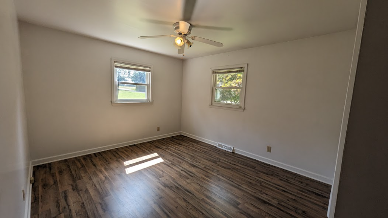 352 Newnam Rd - Photo 5 of 14