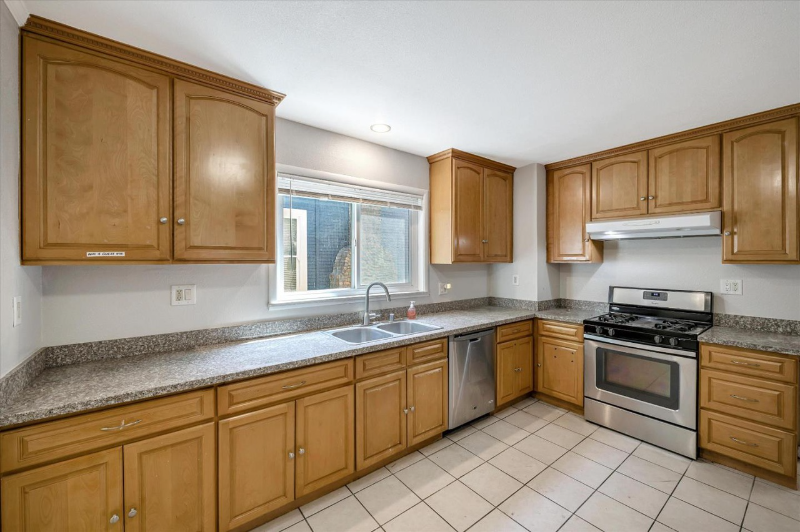 28 S 13th St - Photo 3 of 3