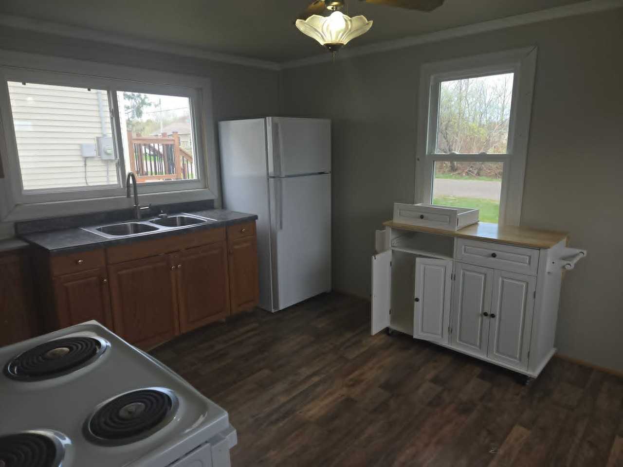 17 5th St - Photo 4 of 12