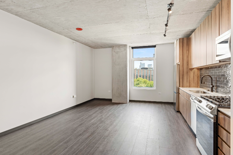 155 N Ashland Ave - Photo 3 of 10