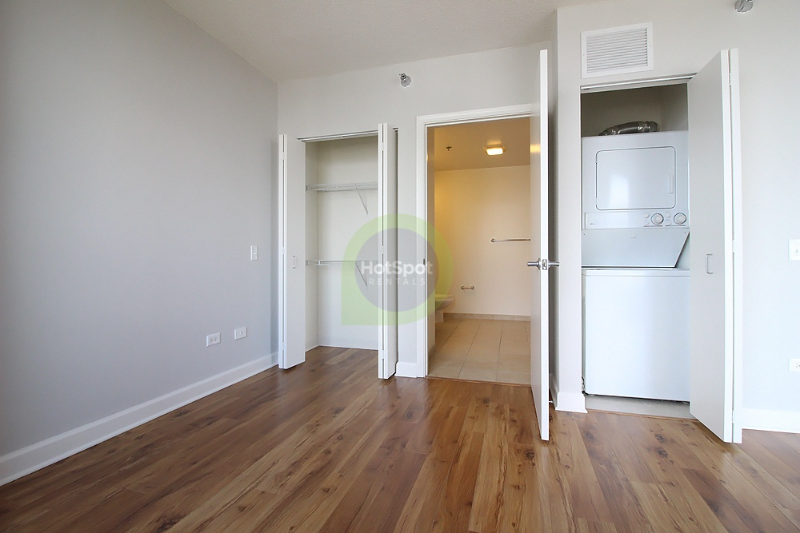 360 N Canal St - Photo 5 of 14