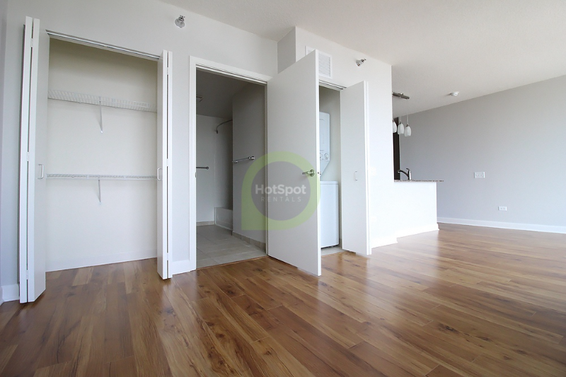 360 N Canal St - Photo 6 of 14