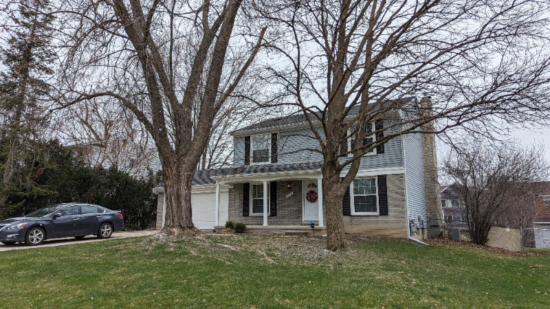 2735 Foster Ave - Photo 3 of 21