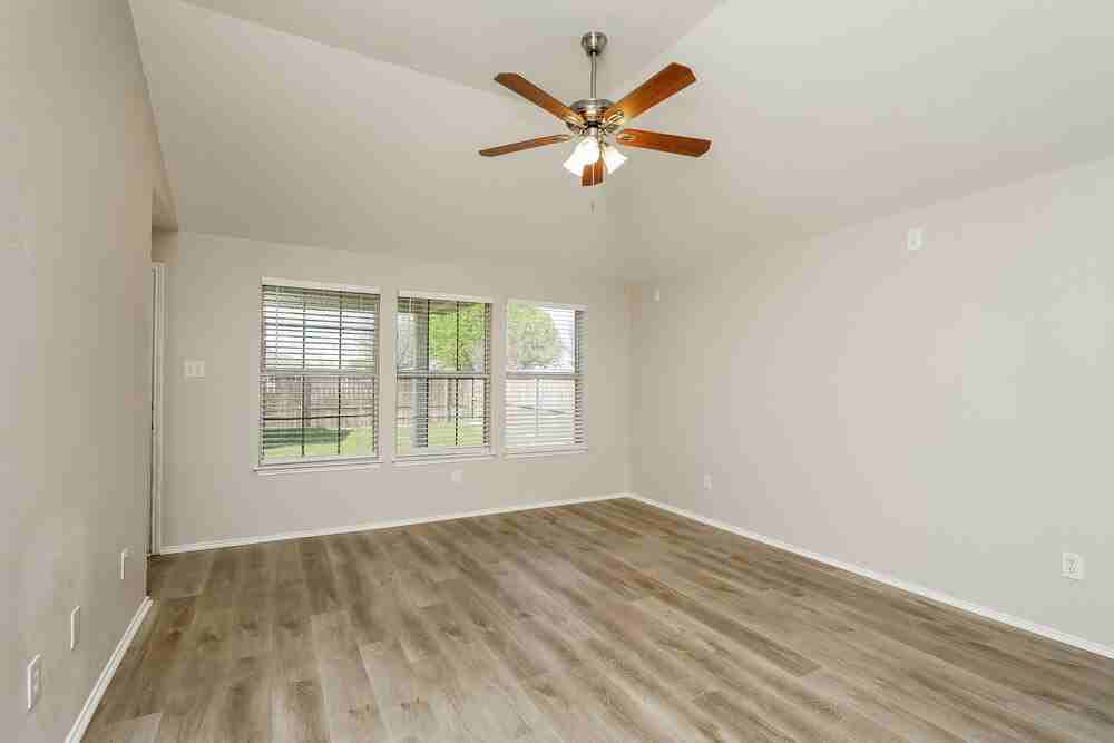 8813 Sagebrush Trl - Photo 4 of 16