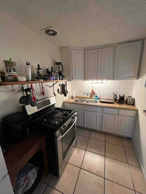 2317 Grand Ave - Photo 6 of 24