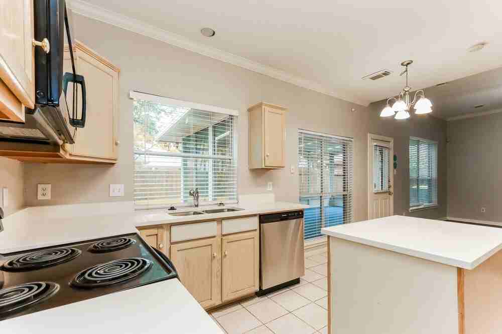 18622 Sandelford Dr - Photo 7 of 17