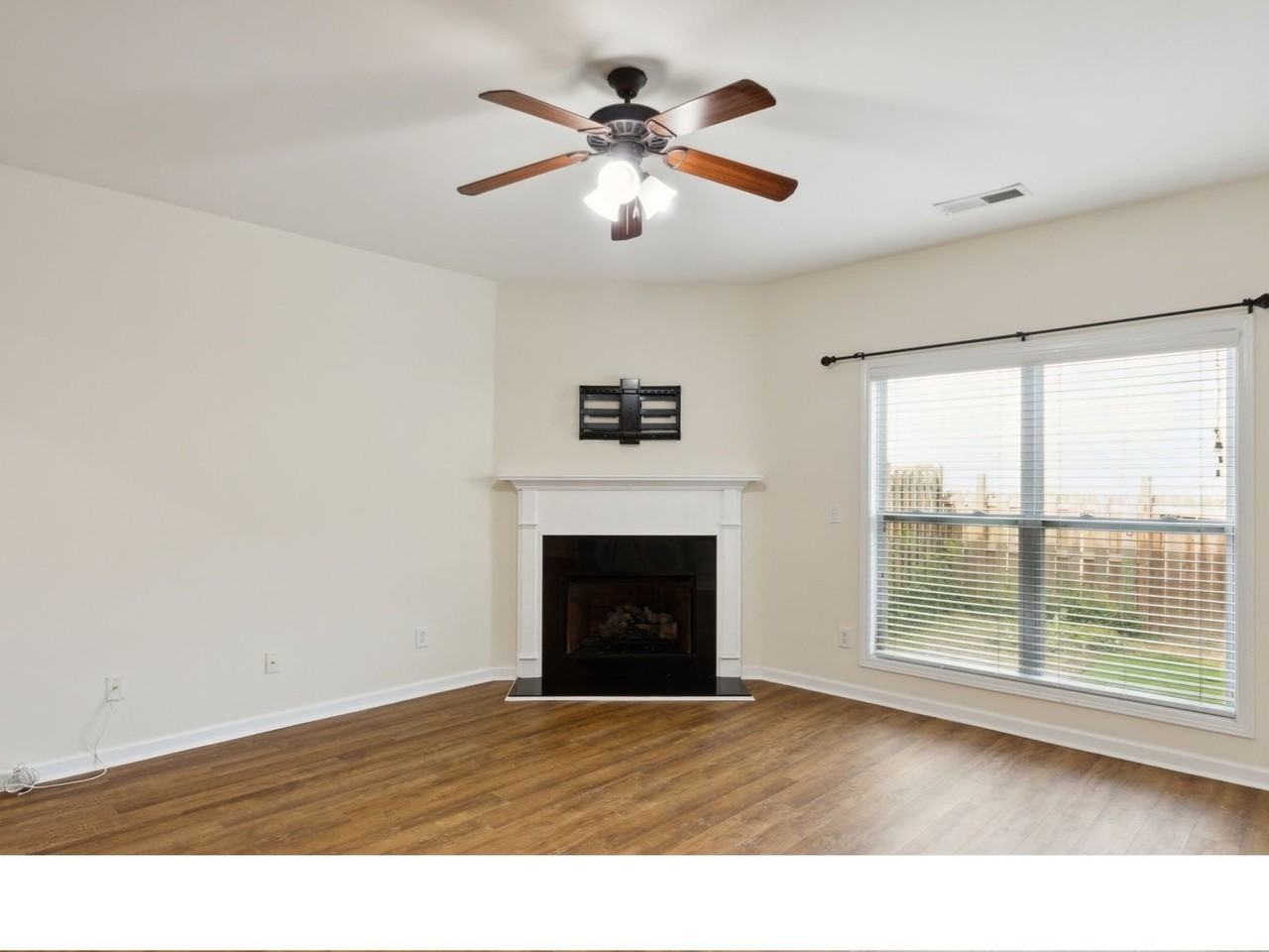 1652 Coleville Oak Ln - Photo 7 of 18
