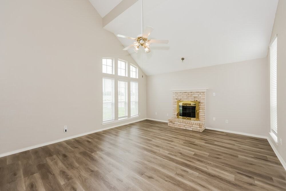 300 Stone Creek Blvd - Photo 4 of 17