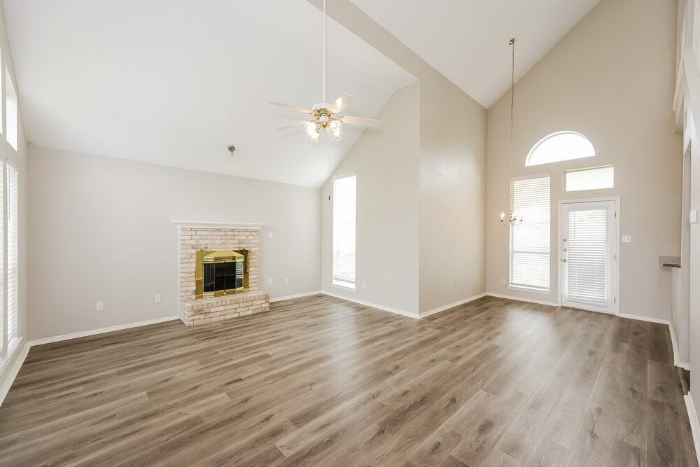 300 Stone Creek Blvd - Photo 6 of 17