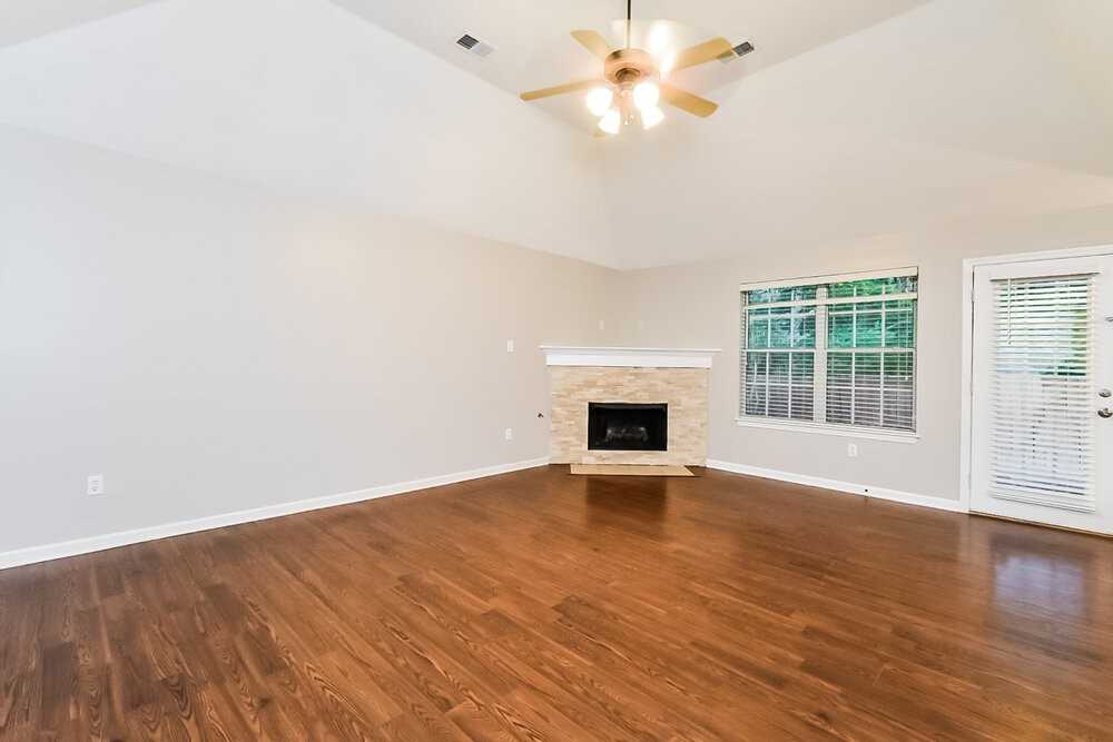 7214 Grapetree Trl - Photo 3 of 15