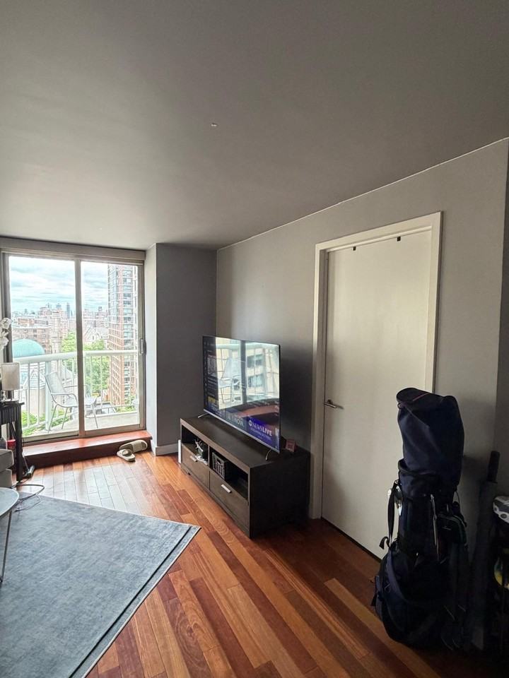 206 E 95th St #15B - Photo 2 of 20