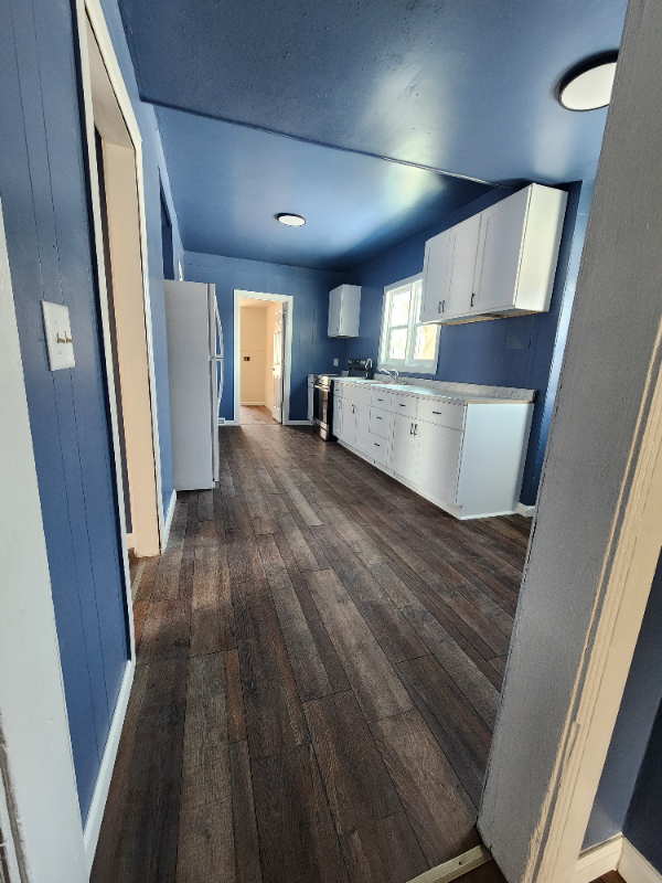 1460 Eagle St - Photo 3 of 9