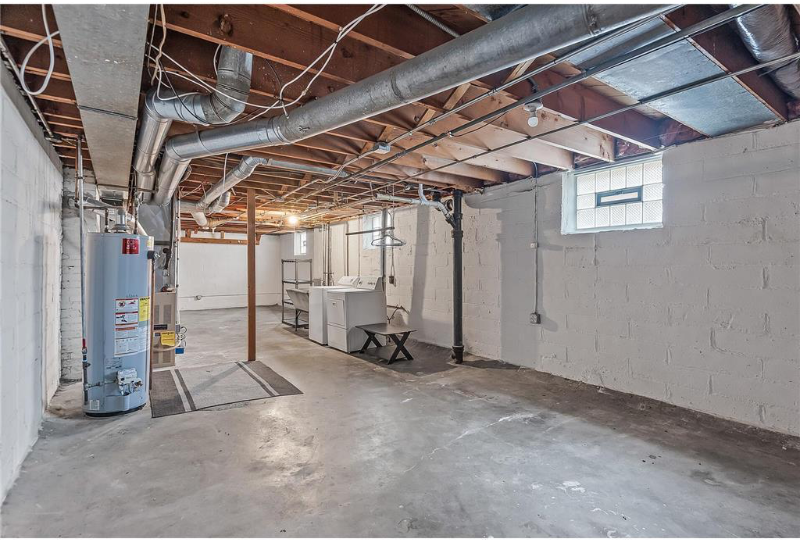 4329 Thomas Ave N - Photo 3 of 10