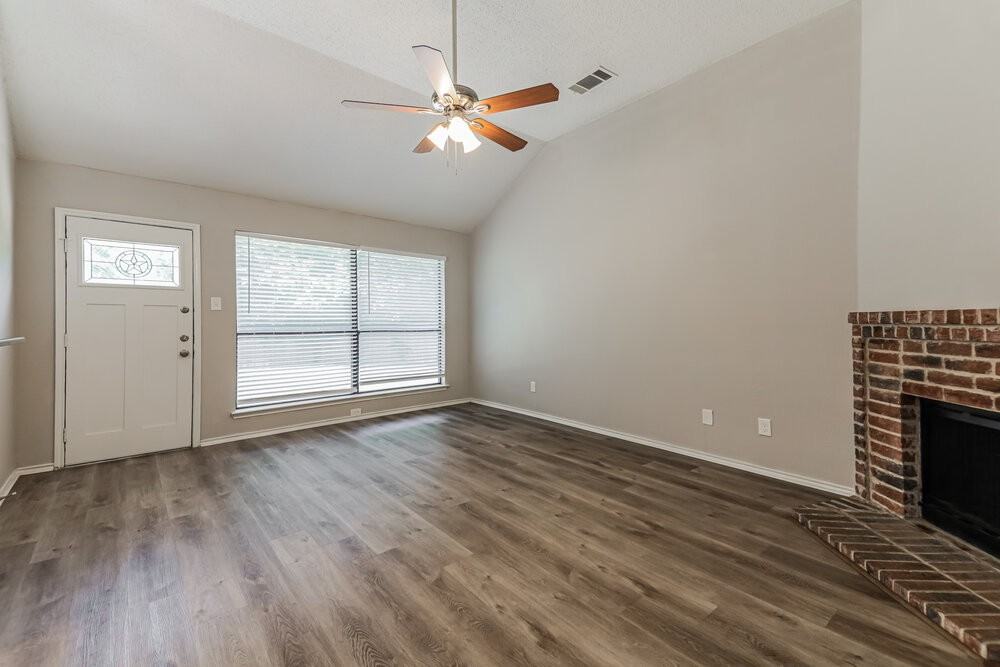 701 Park View Ave - Photo 3 of 15