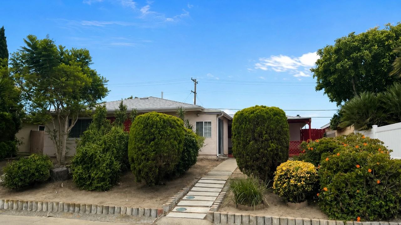 4640 Clairemont Dr - Photo 6 of 17
