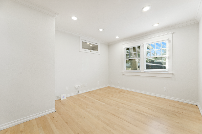 5713 W 79th St - Photo 7 of 50