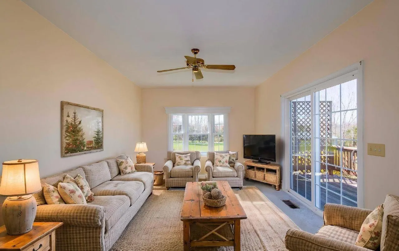 23217 Village Rd - Photo 5 of 20