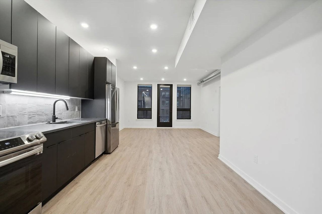 500 N 13th St #A10 - Photo 2 of 10