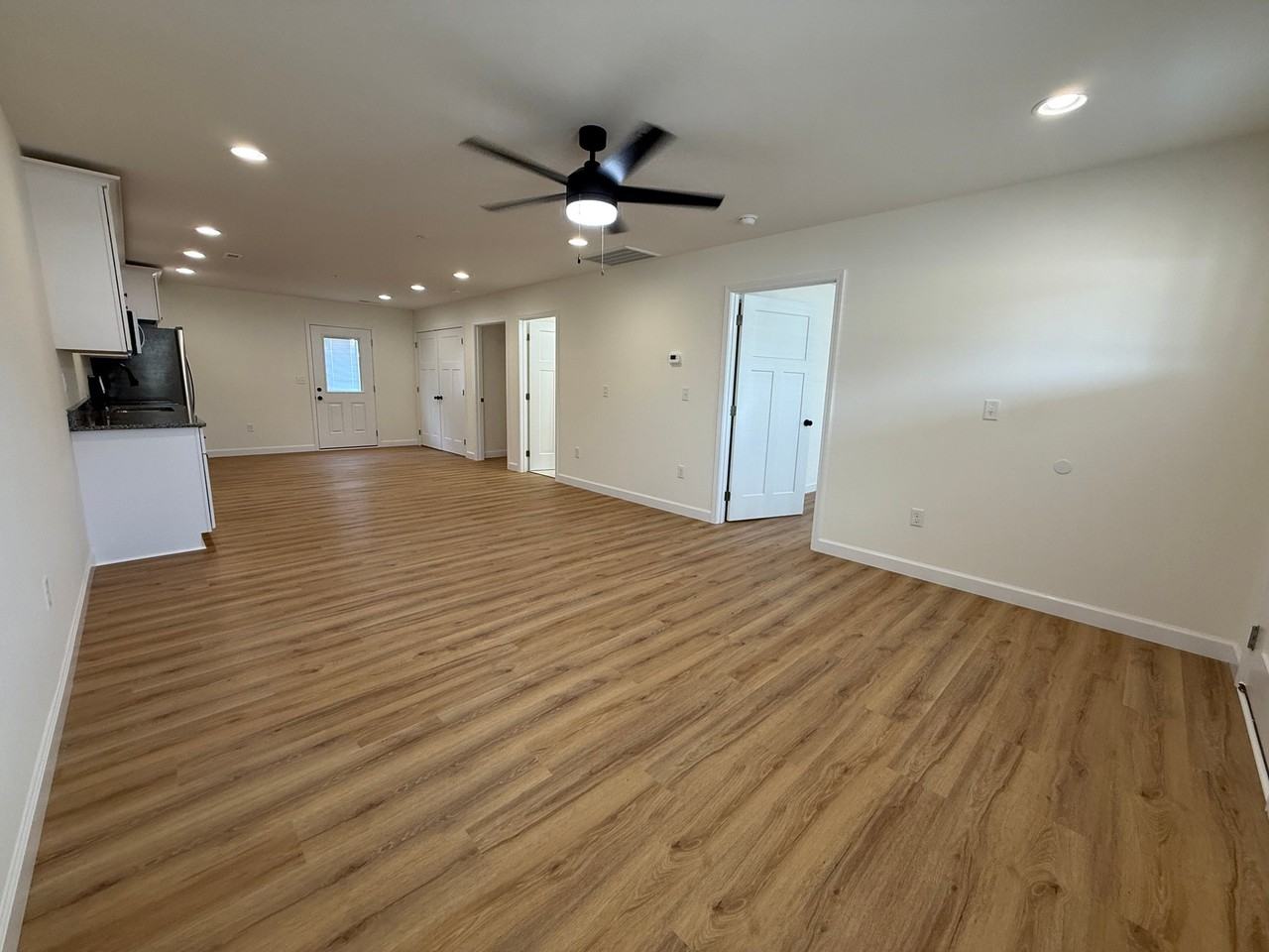 570 Pippin Rd #B - Photo 5 of 19