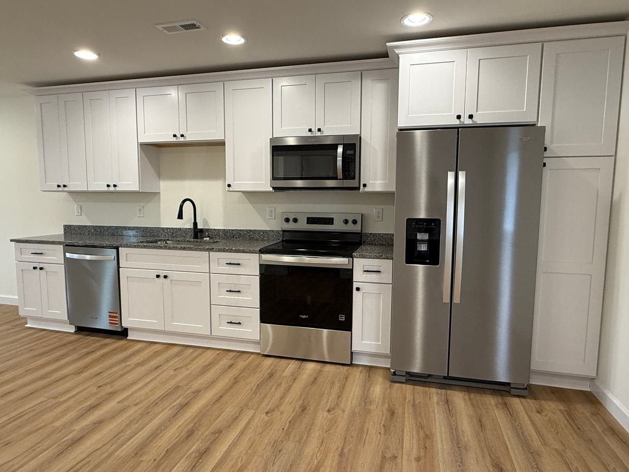570 Pippin Rd #B - Photo 7 of 19