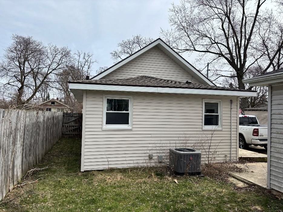 3716 Homewood Ave - Photo 6 of 10