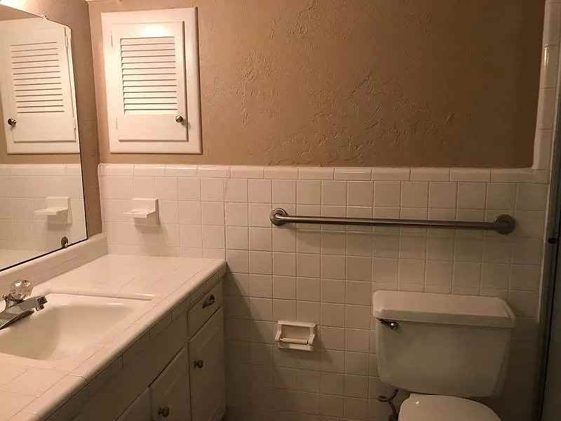 1912 Sunshine Sq - Photo 3 of 12