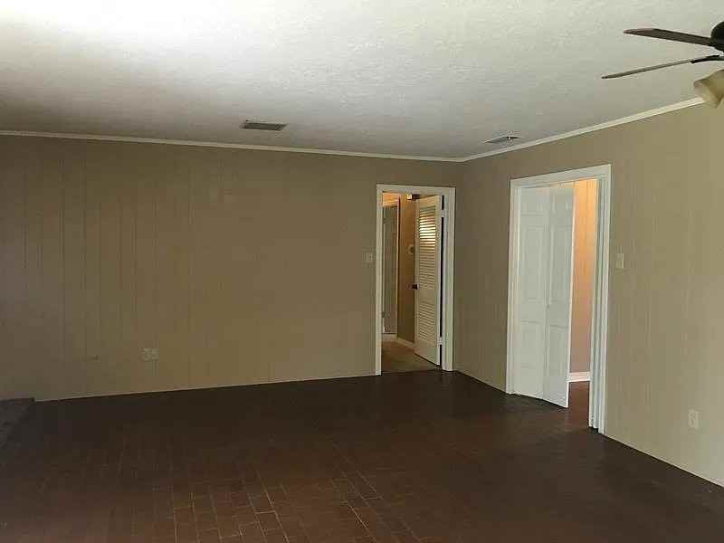 1912 Sunshine Sq - Photo 6 of 12