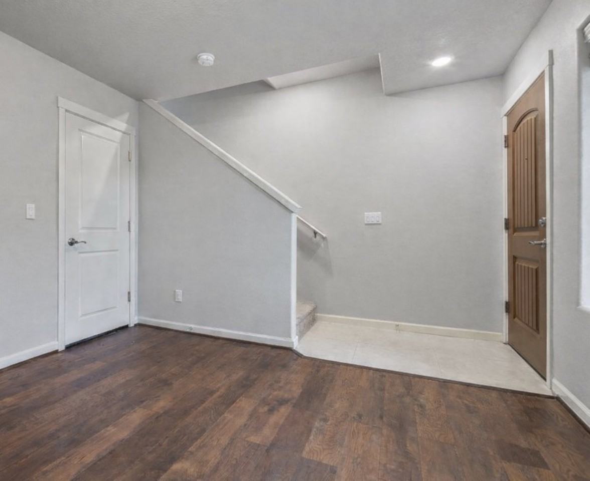 7178 Nw Elise Ave - Photo 2 of 20