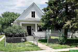 featured image of 2524 Fort St