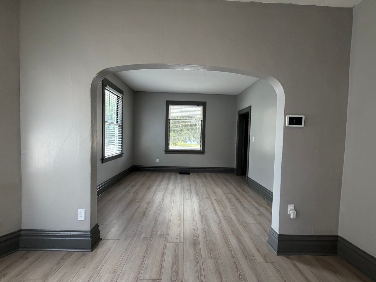 2524 Fort St - Photo 3 of 20