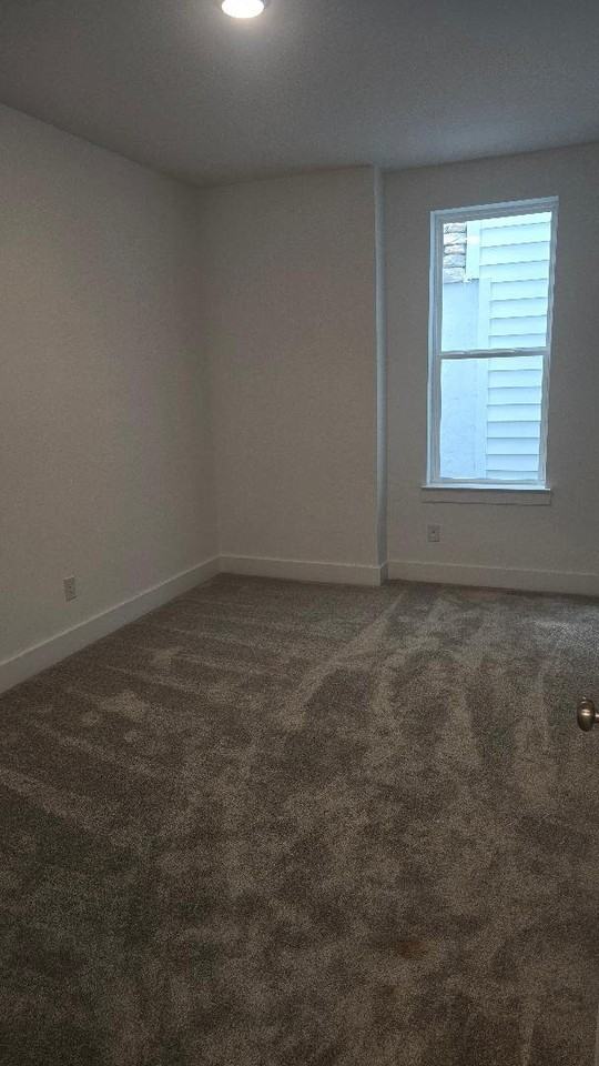 787 Auguste Ave - Photo 5 of 9