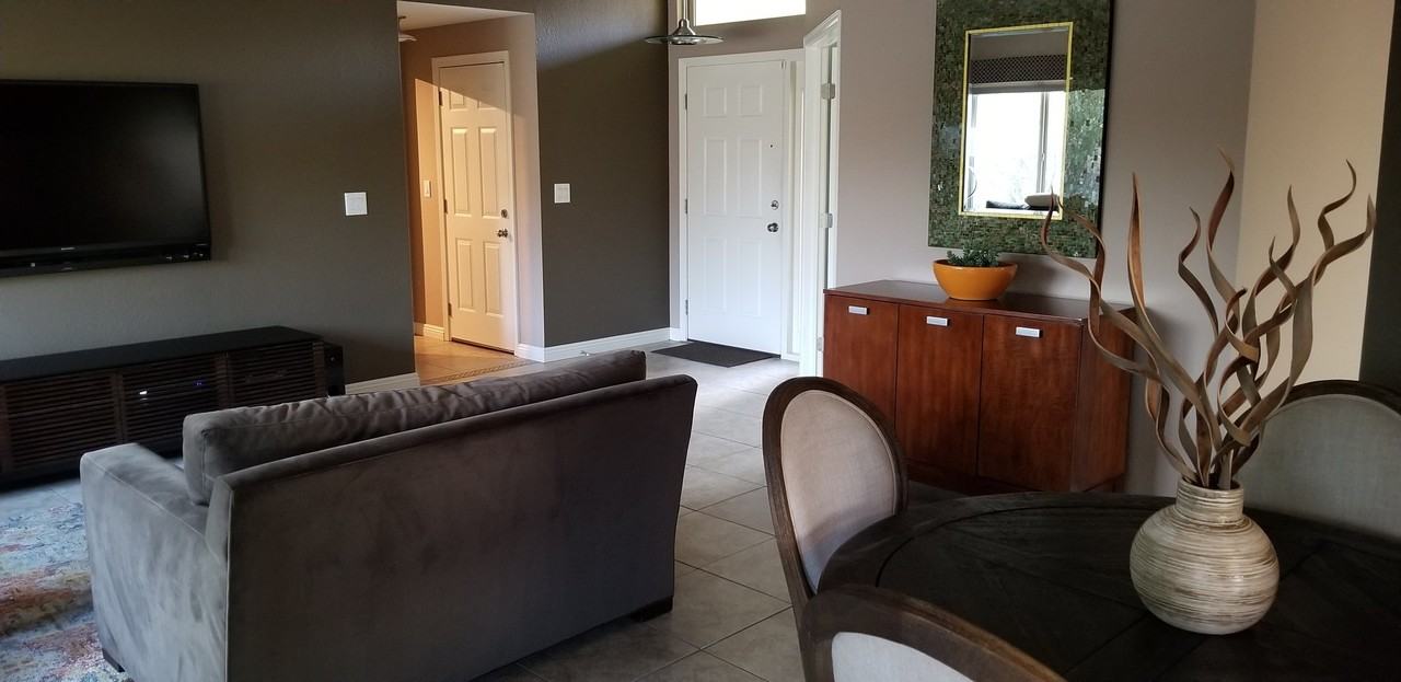 5550 N Waterfield Dr - Photo 3 of 19