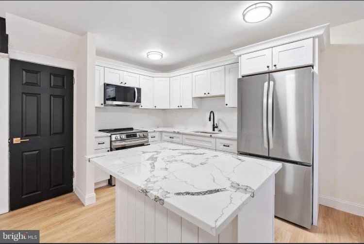 1118 Brown St - Photo 2 of 20