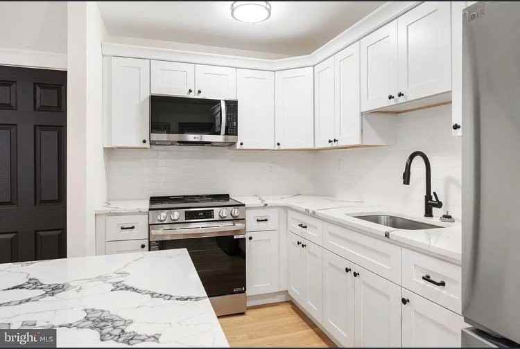 1118 Brown St - Photo 3 of 20