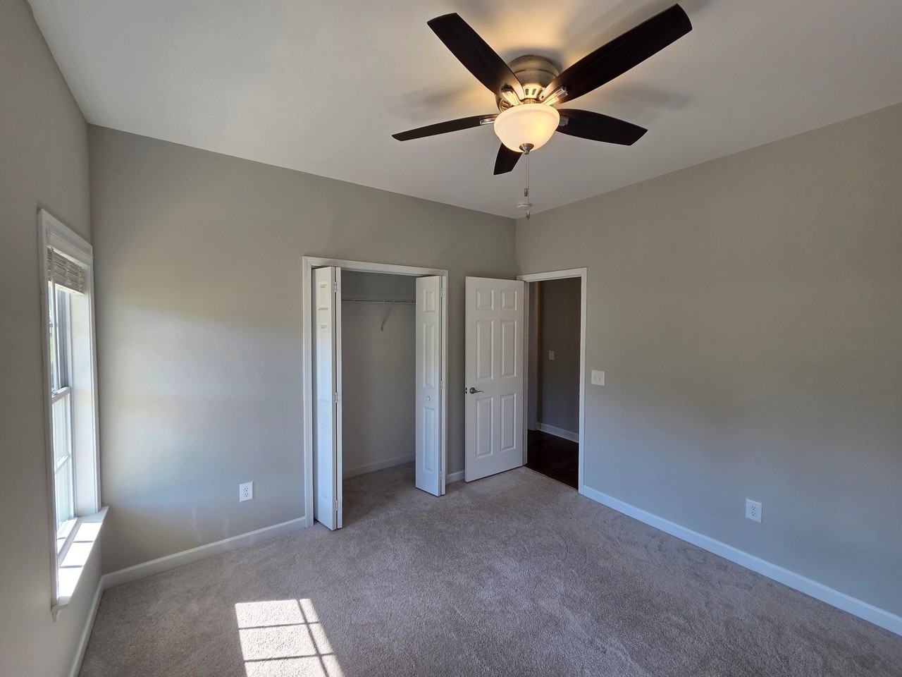 2230 Evergreen Dr - Photo 3 of 20
