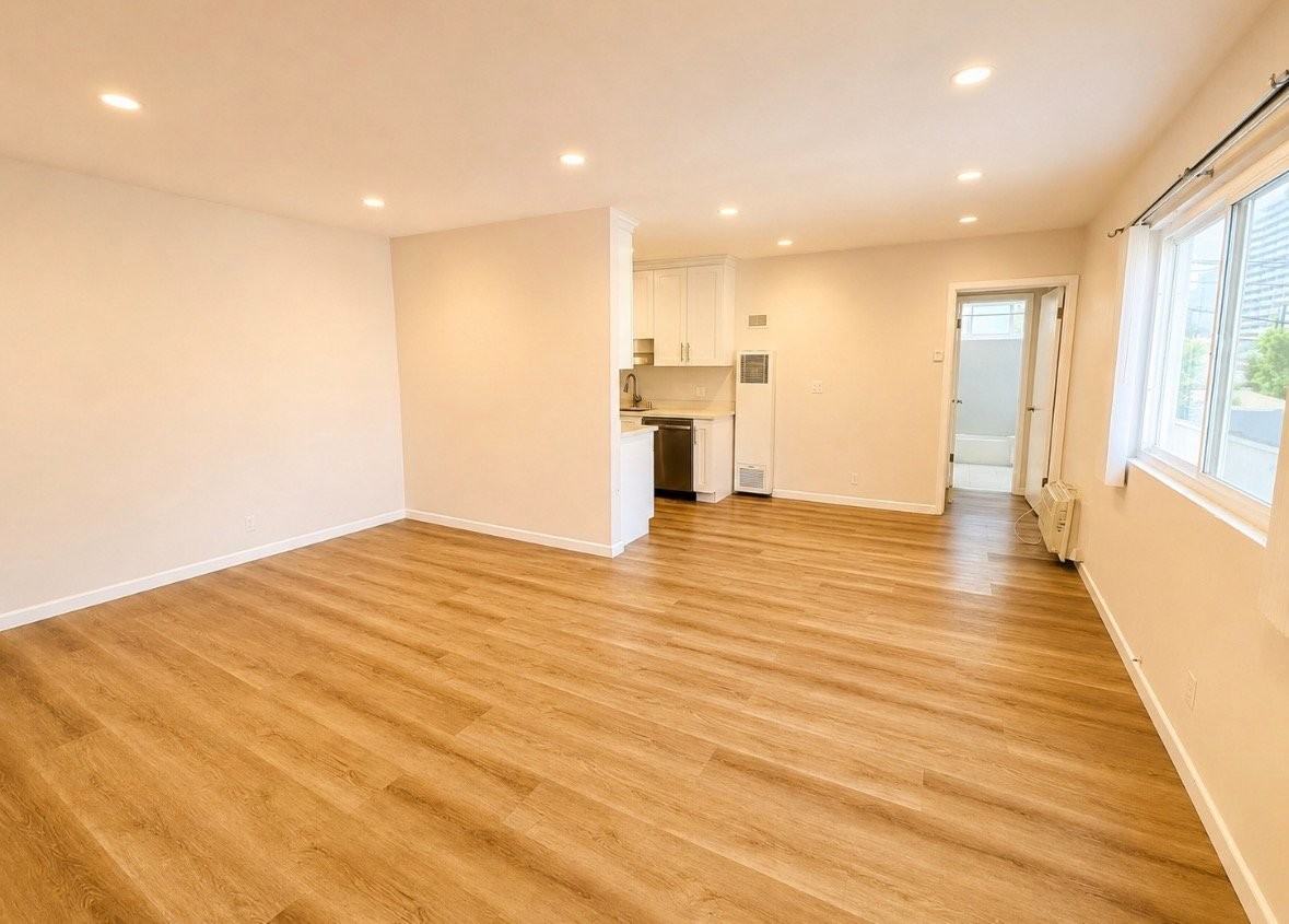 711 N Jackson St #5 - Photo 2 of 7