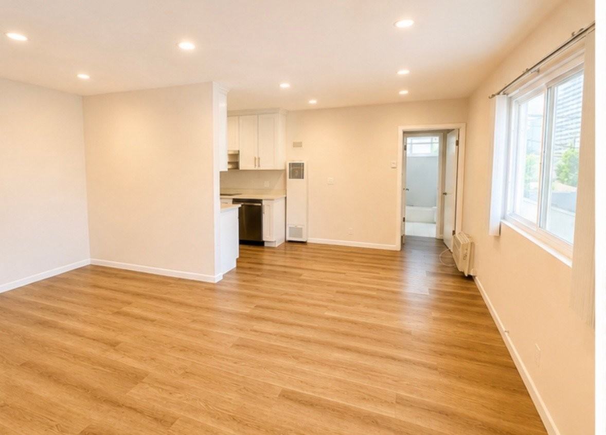 711 N Jackson St #5 - Photo 3 of 7