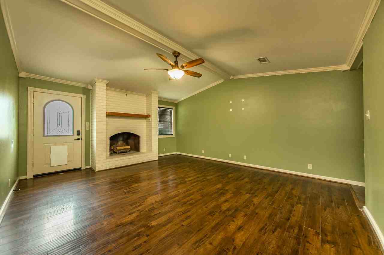 90 Highwayn - Photo 4 of 18