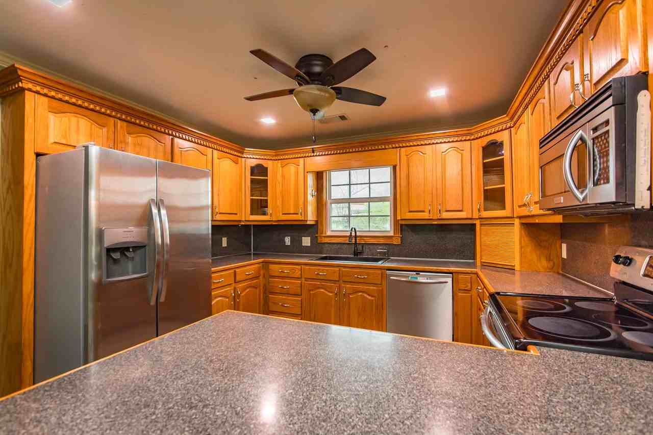 90 Highwayn - Photo 7 of 18