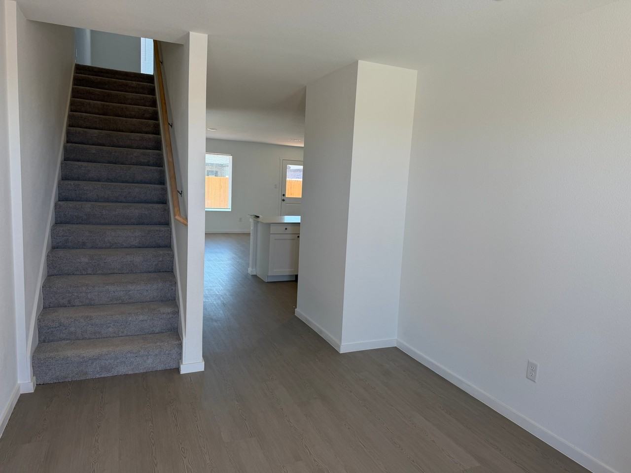 1503 Good Prairie Ave - Photo 2 of 20