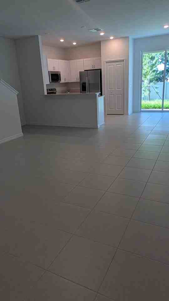 17247 Southern Haven Dr - Photo 3 of 14