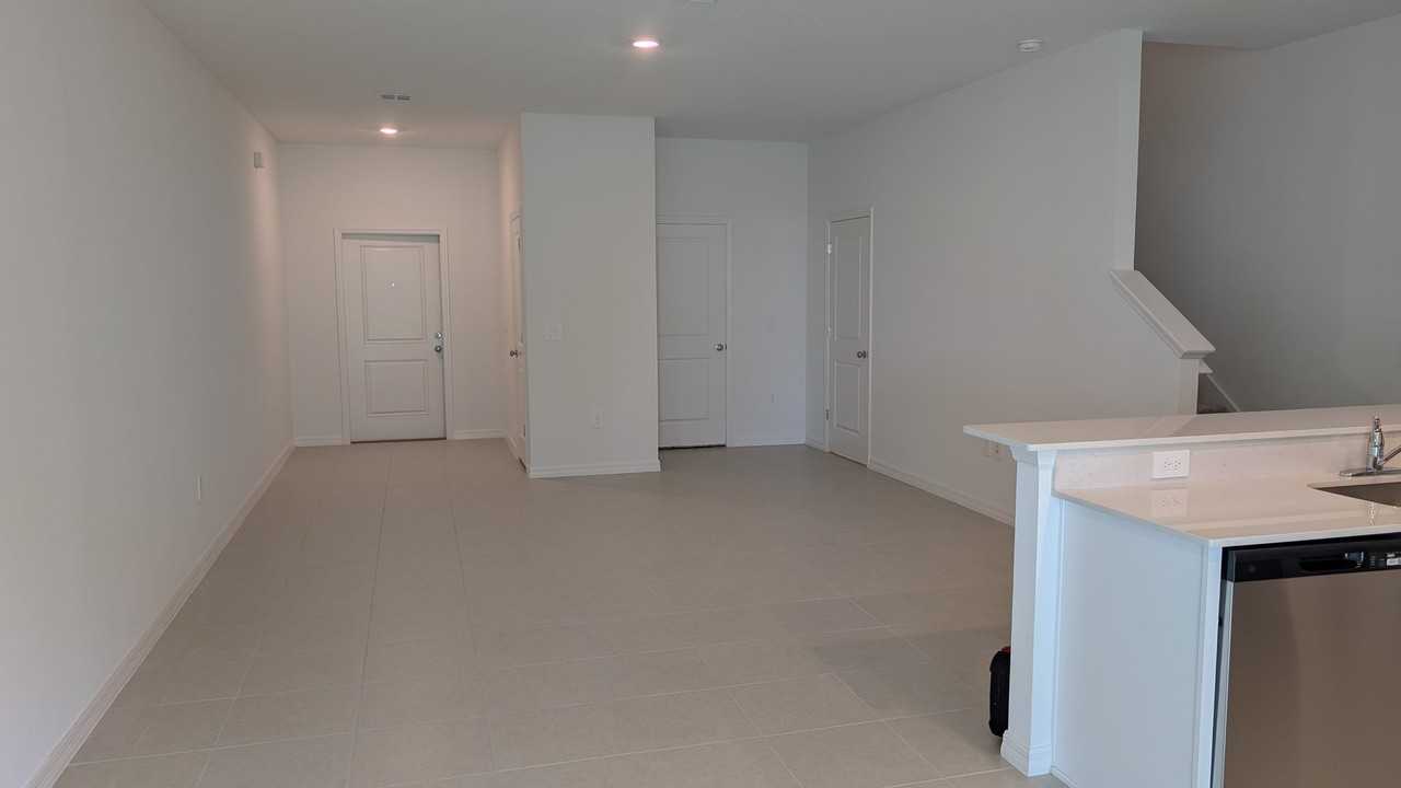 17247 Southern Haven Dr - Photo 4 of 14