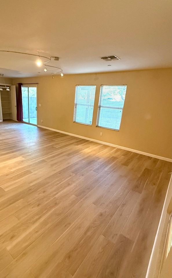 8452 N Avenida De La Vis - Photo 3 of 14