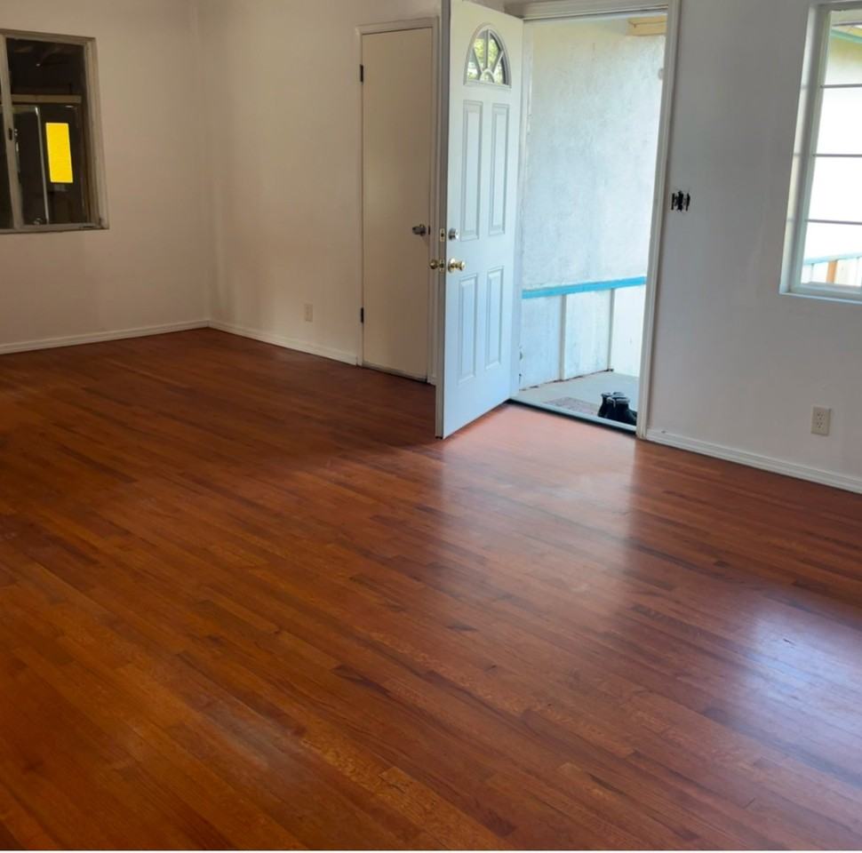 909 Fern St - Photo 2 of 2