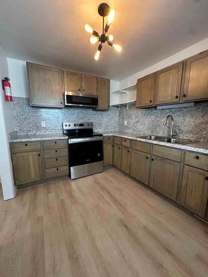 1012 S West Temple #1 - Photo 2 of 10
