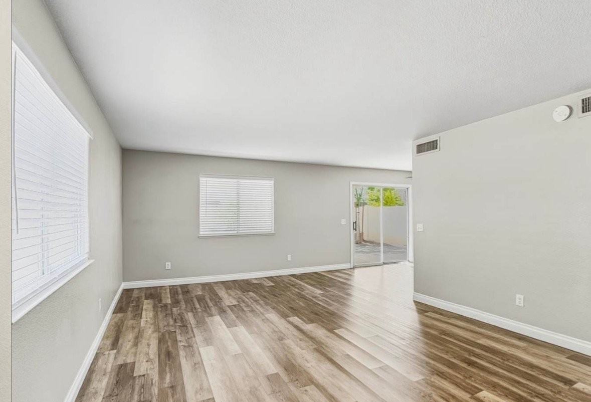 7506 Jockey Ave - Photo 3 of 10