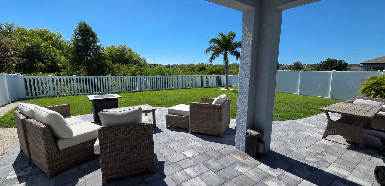 4815 Windy Hammock Way - Photo 2 of 20