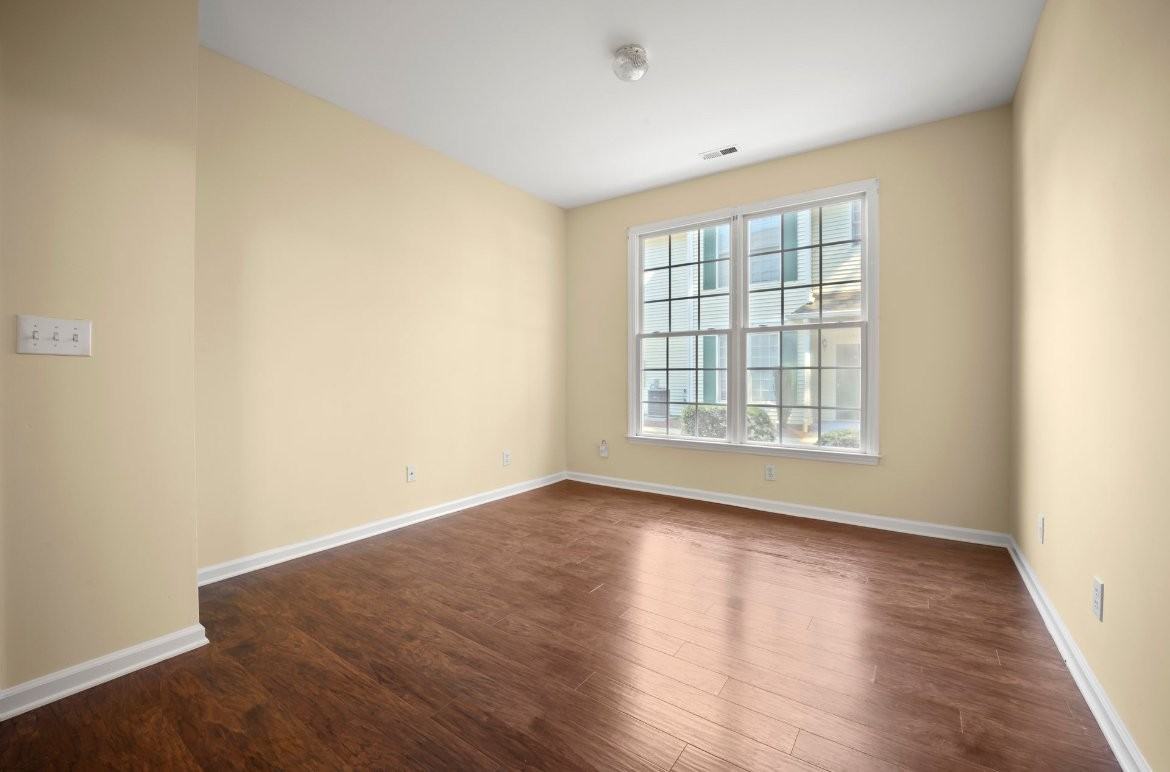 1511 Kudrow Ln - Photo 4 of 4