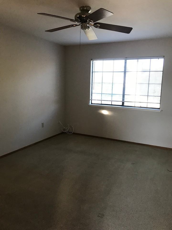 312 Central Ave - Photo 5 of 10